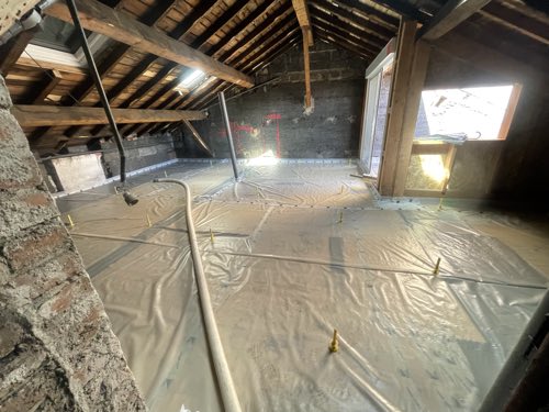 Opération de rénovation immobilière — 127 sous comble