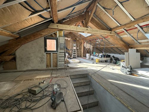 Opération de rénovation immobilière — Sous comble